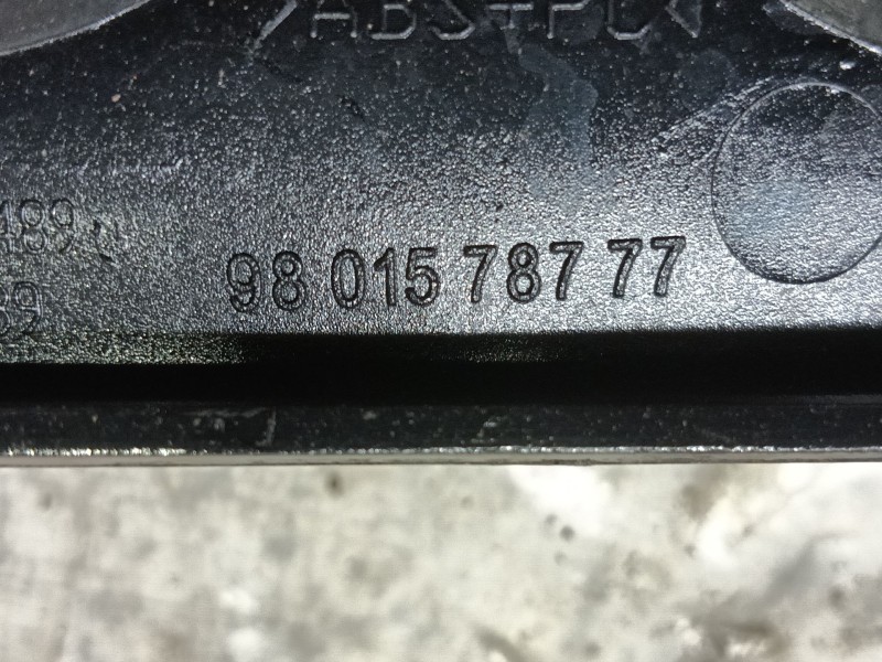 Recambio de moldura para citroën c3 selection referencia OEM IAM  9801578777 