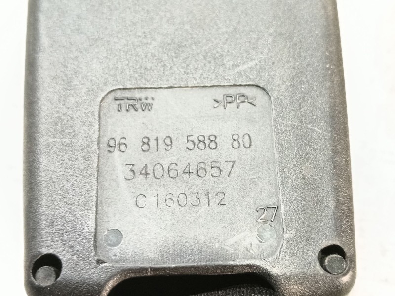 Recambio de enganche cinturon trasero izquierdo para citroën c3 selection referencia OEM IAM 34064657 9681958880 C160312