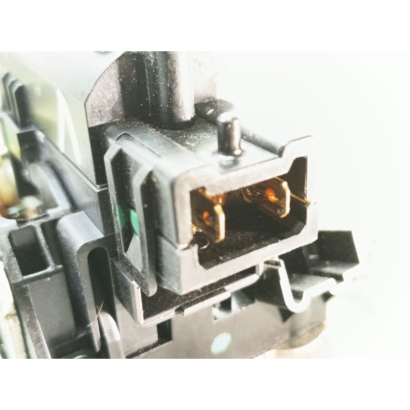 Recambio de cerradura puerta delantera izquierda para dacia duster ambiance 4x2 referencia OEM IAM   