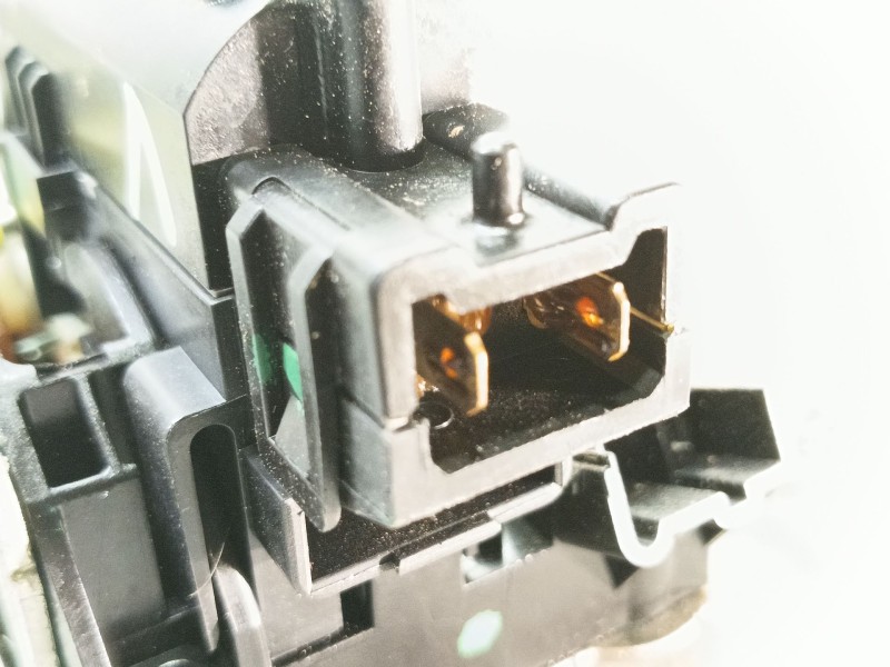 Recambio de cerradura puerta delantera izquierda para dacia duster ambiance 4x2 referencia OEM IAM   