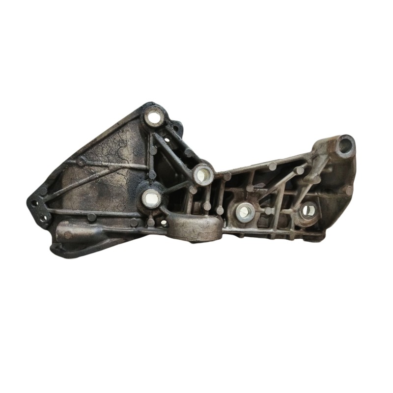 Recambio de soporte alternador para dacia duster sl audacia 4x2 referencia OEM IAM 8200669494  