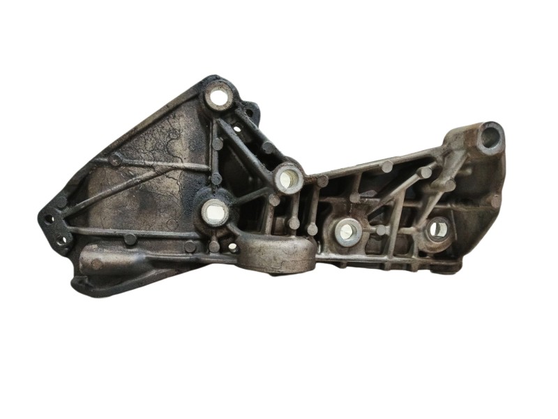 Recambio de soporte alternador para dacia duster sl audacia 4x2 referencia OEM IAM 8200669494  