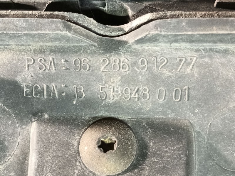 Recambio de rejilla delantera para peugeot 206 berlina x-line clim referencia OEM IAM   