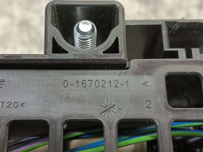 Recambio de caja reles / fusibles para ford tourneo courier (c4a) ambiente referencia OEM IAM   