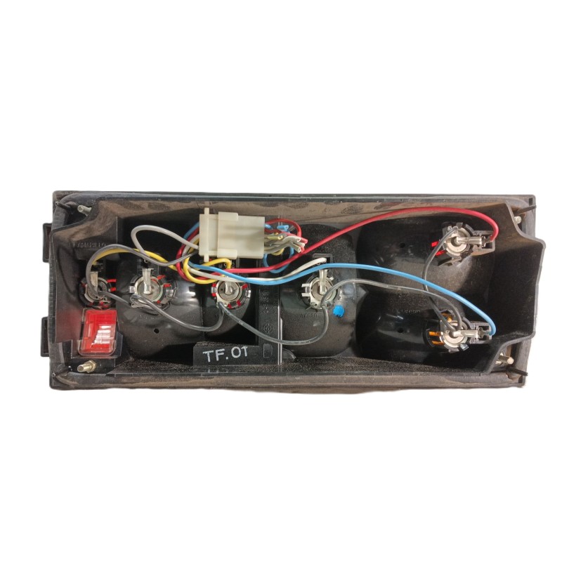 Recambio de piloto trasero derecho para seat 131 referencia OEM IAM   