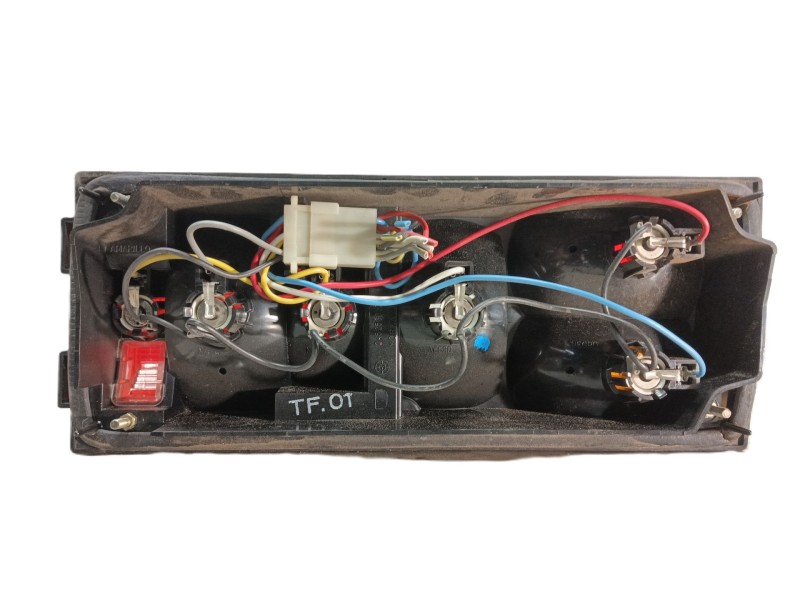 Recambio de piloto trasero derecho para seat 131 referencia OEM IAM   