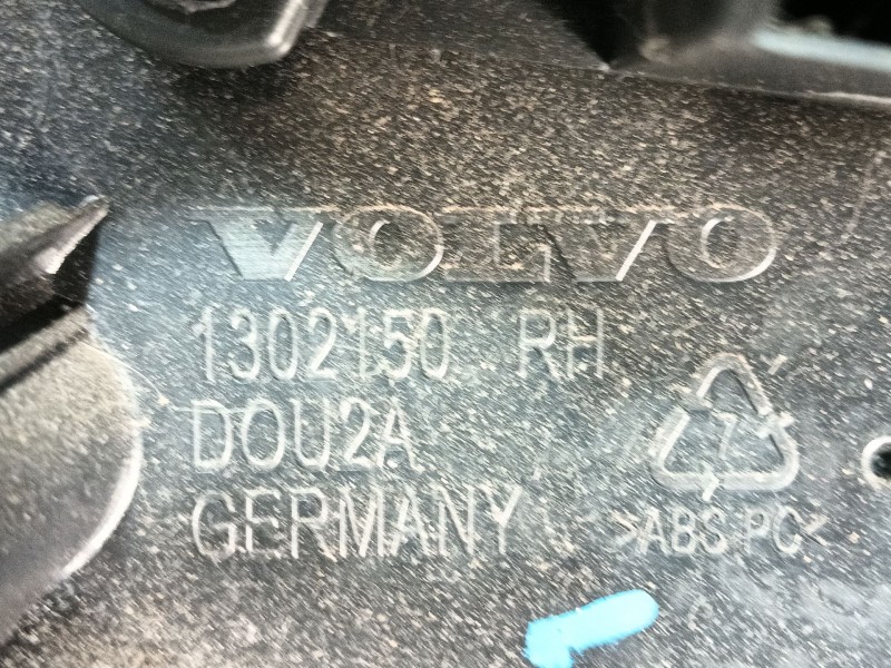 Recambio de guarnecido puerta trasera derecha para volvo s60 ii (134) d3 referencia OEM IAM 1302150 8635883 