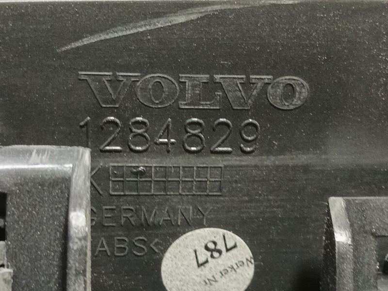 Recambio de apoyabrazos central para volvo s60 ii (134) d3 referencia OEM IAM 30791394 39803369 30791467