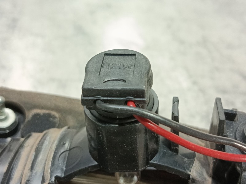 Recambio de piloto trasero derecho interior para volvo s60 ii (134) d3 referencia OEM IAM   