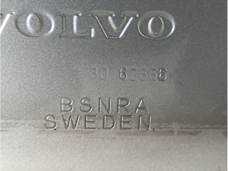 Recambio de puerta trasera derecha para volvo s60 ii (134) d3 referencia OEM IAM 30762666  