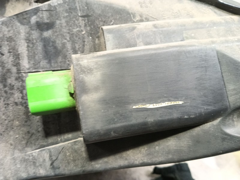 Recambio de faro izquierdo para ford fiesta (cbk) ambiente referencia OEM IAM  PARA PULIR 