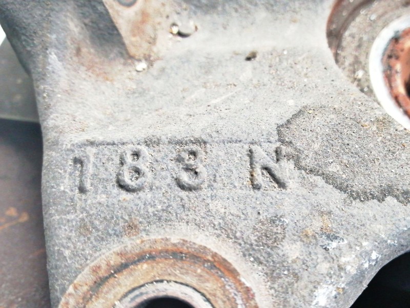 Recambio de mangueta delantera izquierda para renault megane iii berlina 5 p expression referencia OEM IAM 400150083R  183N