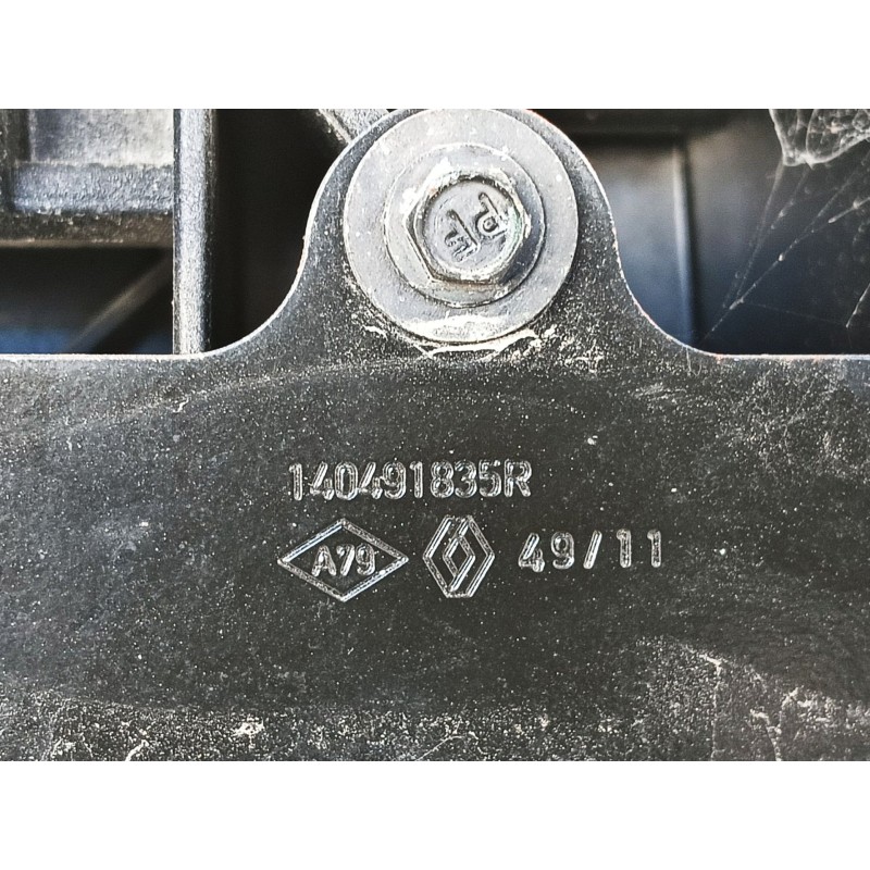 Recambio de panel frontal para renault fluence z.e. dynamique referencia OEM IAM  140491835R 