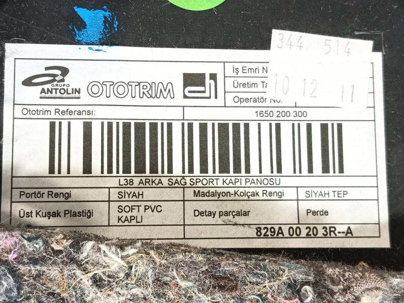 Recambio de guarnecido puerta trasera derecha para renault fluence z.e. dynamique referencia OEM IAM   