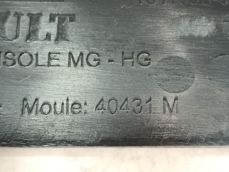 Recambio de apoyabrazos central para renault fluence z.e. dynamique referencia OEM IAM   