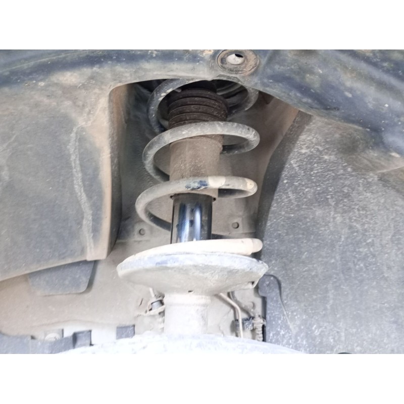Recambio de amortiguador delantero izquierdo para dacia duster ambiance 4x2 referencia OEM IAM   
