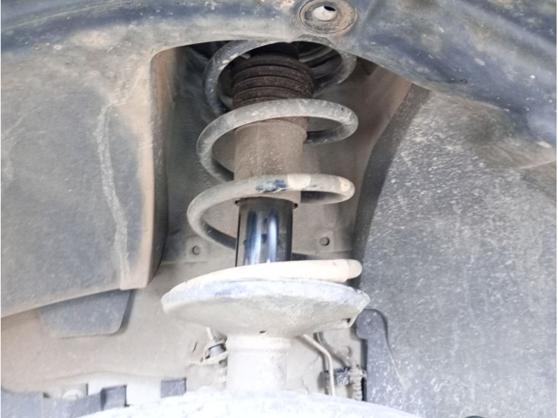 Recambio de amortiguador delantero izquierdo para dacia duster ambiance 4x2 referencia OEM IAM   