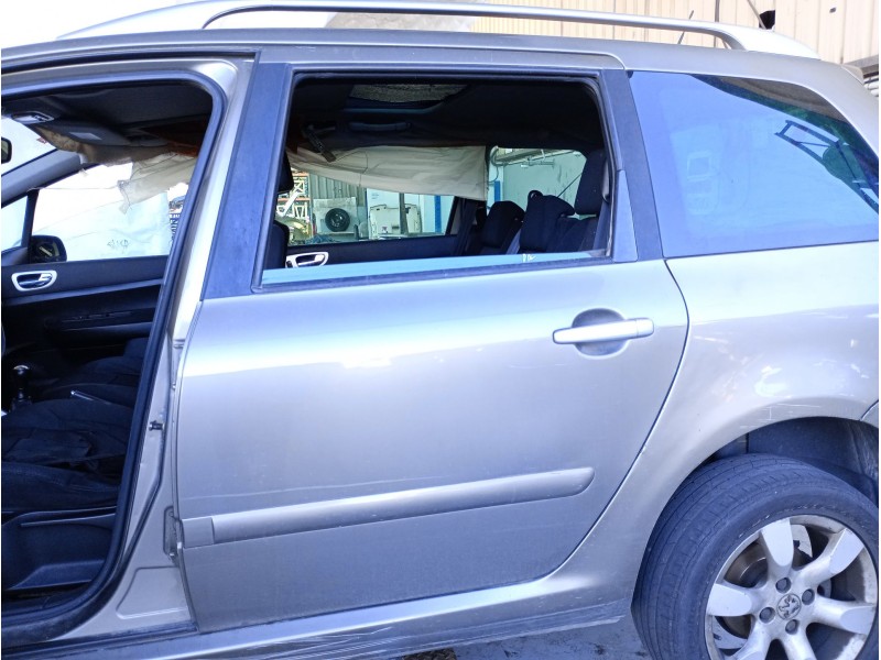 Recambio de puerta trasera izquierda para peugeot 307 sw (3h) 1.6 hdi 110 referencia OEM IAM   