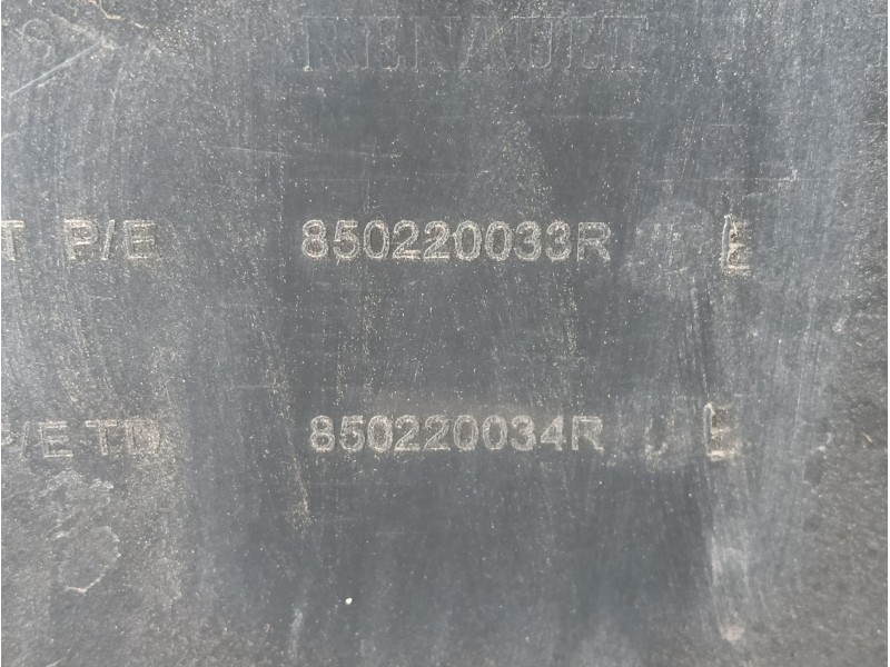 Recambio de paragolpes trasero para dacia duster ambiance 4x2 referencia OEM IAM 850220033R  850220034R