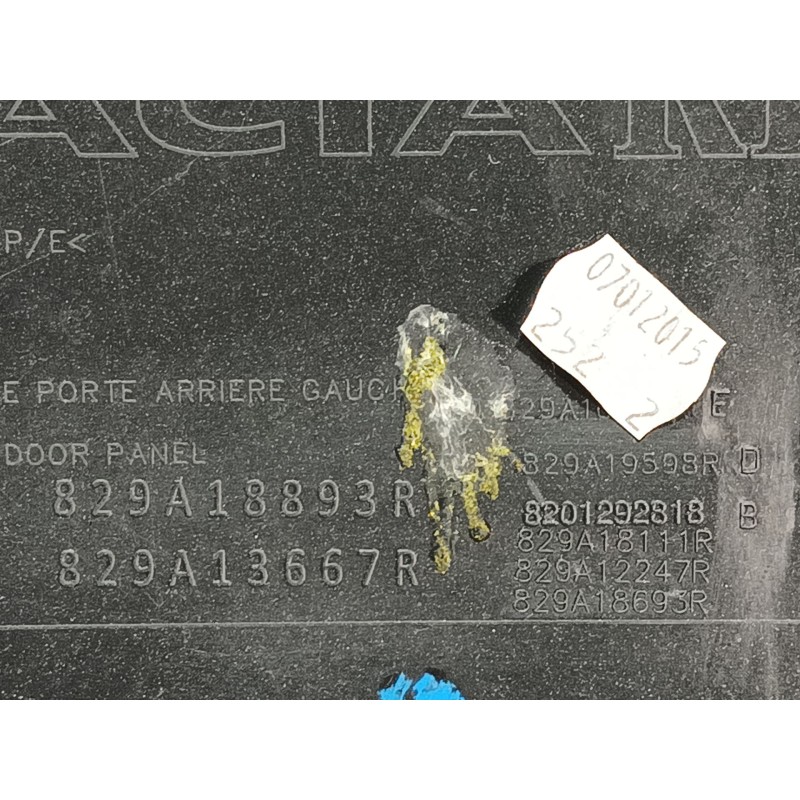 Recambio de guarnecido puerta trasera izquierda para dacia duster ambiance 4x2 referencia OEM IAM   