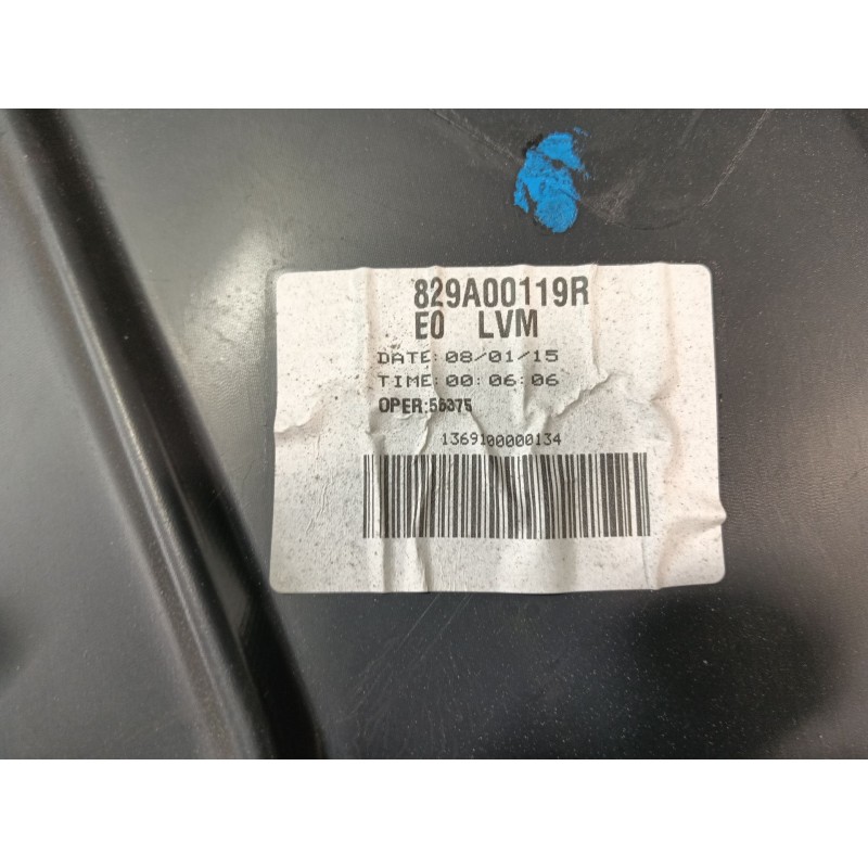 Recambio de guarnecido puerta trasera derecha para dacia duster ambiance 4x2 referencia OEM IAM   