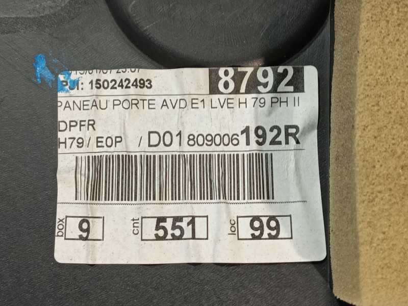 Recambio de guarnecido puerta delantera derecha para dacia duster ambiance 4x2 referencia OEM IAM   
