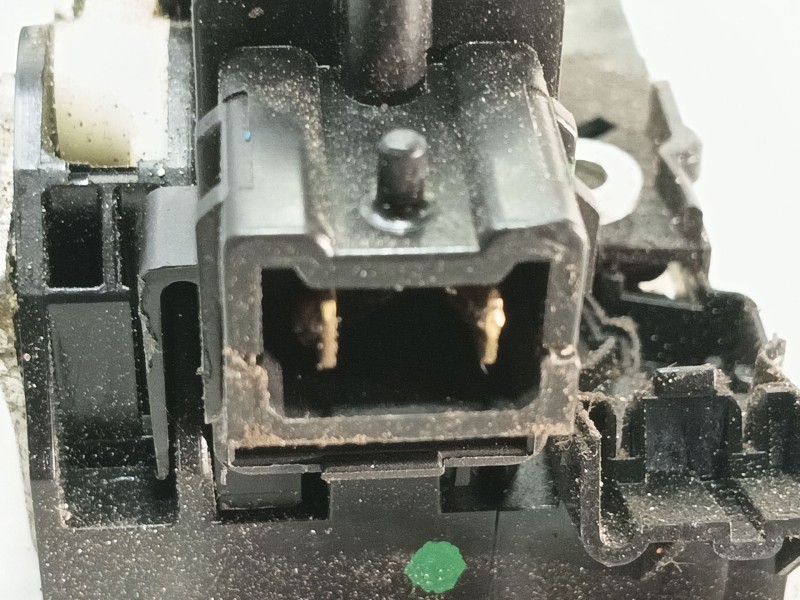 Recambio de cerradura puerta trasera izquierda para dacia duster ambiance 4x2 referencia OEM IAM   