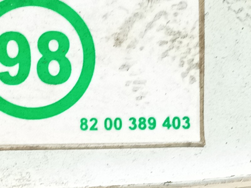 Recambio de tapa exterior combustible para dacia duster ambiance 4x2 referencia OEM IAM 684R344A 8200389403 