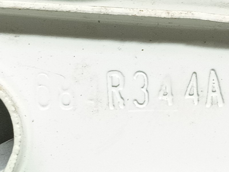 Recambio de tapa exterior combustible para dacia duster ambiance 4x2 referencia OEM IAM 684R344A 8200389403 