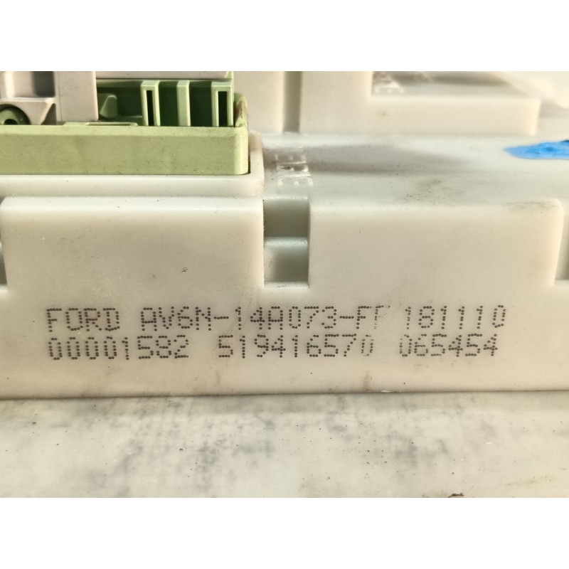 Recambio de caja reles / fusibles para ford c-max titanium referencia OEM IAM 519416570 AV6N14A073FF 30S519416570