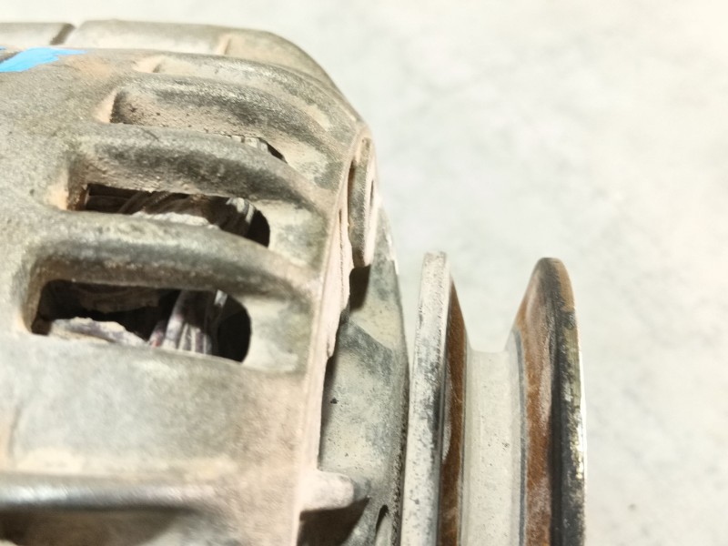 Recambio de alternador para nissan terrano/terrano.ii (r20) comfort referencia OEM IAM 0123310033 231007F000 