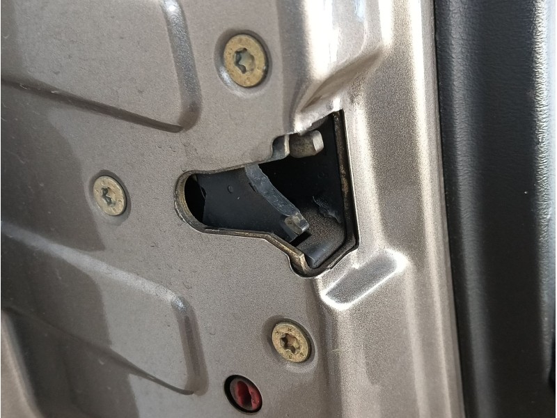 Recambio de puerta trasera izquierda para peugeot 307 sw (3h) 1.6 hdi 110 referencia OEM IAM   