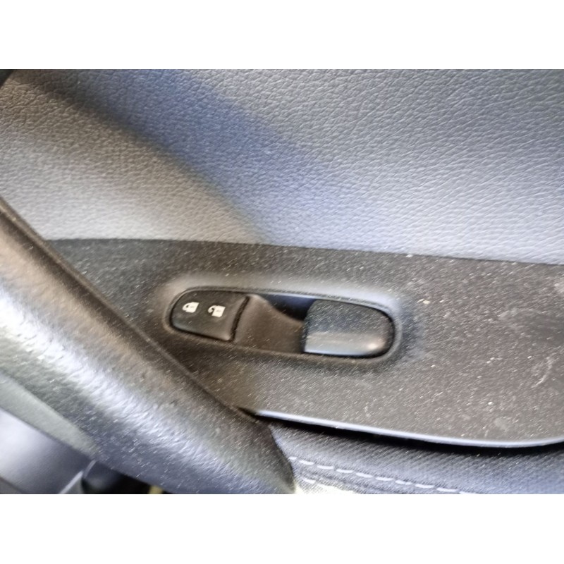 Recambio de mando elevalunas delantero derecho para nissan qashqai ii suv (j11, j11_) 1.2 dig-t referencia OEM IAM   