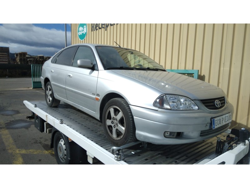 toyota avensis (_t22_) del año 2002