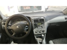 toyota avensis (_t22_) del año 2002 2