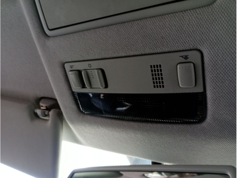 Recambio de luz interior para skoda rapid spaceback (nh1) 1.6 tdi referencia OEM IAM   