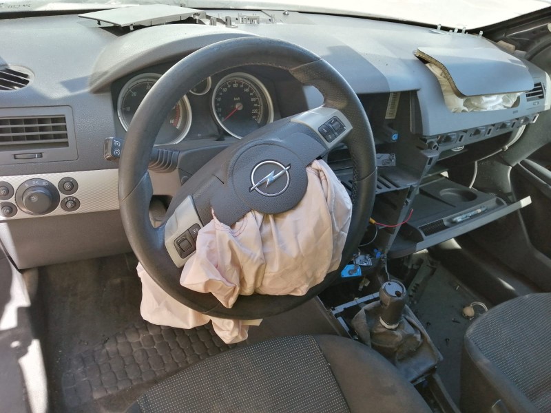 opel astra h gtc (a04) del año 2006