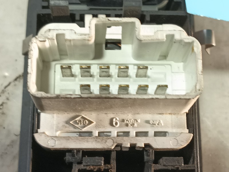 Recambio de mando elevalunas delantero izquierdo para renault laguna ii (bg0) confort dynamique referencia OEM IAM  8200397299B 