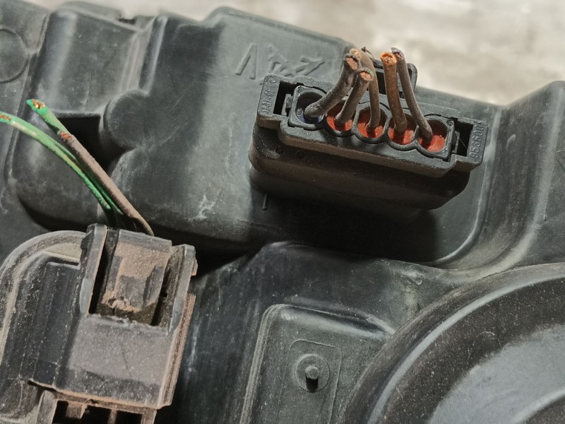 Recambio de faro izquierdo para renault laguna ii (bg0) confort dynamique referencia OEM IAM   