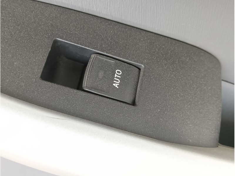 Recambio de puerta trasera derecha para toyota prius (_w3_) 1.8 hybrid (zvw3_) referencia OEM IAM COMPLETA  