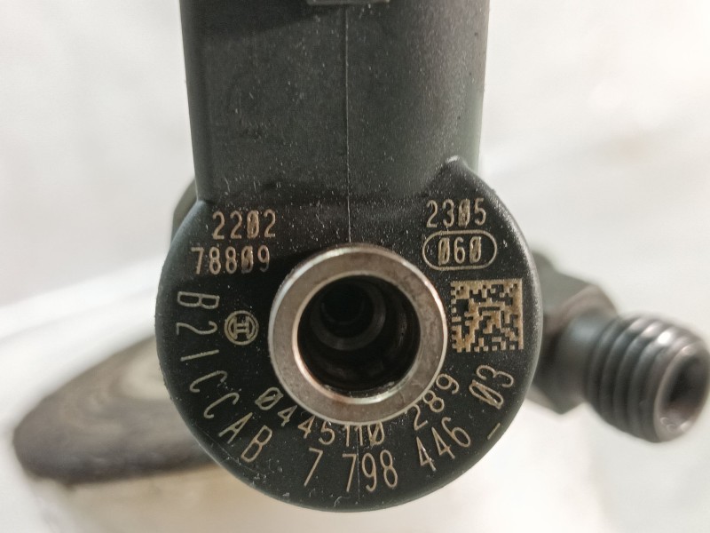 Recambio de inyector para bmw serie 1 berlina (e81/e87) 118d referencia OEM IAM 0445110289 779844603 