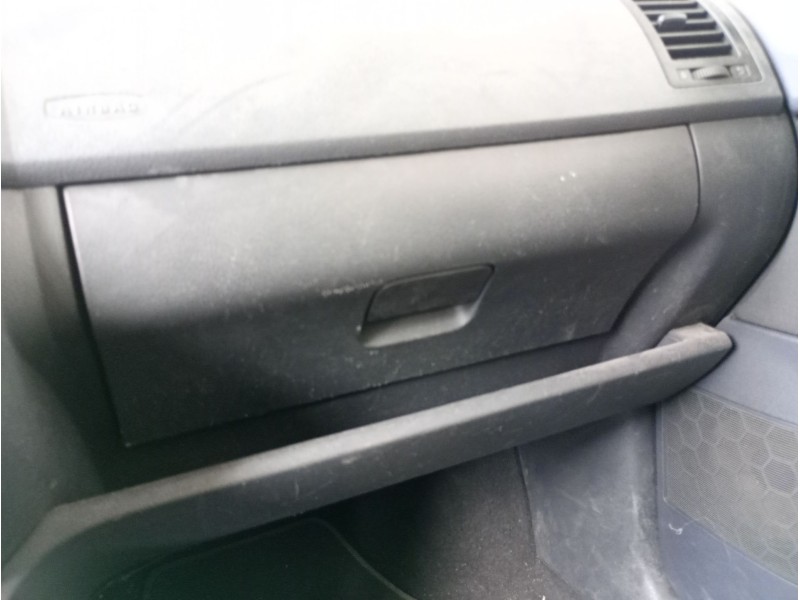 Recambio de guantera para volkswagen polo (9n_, 9a_) 1.4 16v referencia OEM IAM   