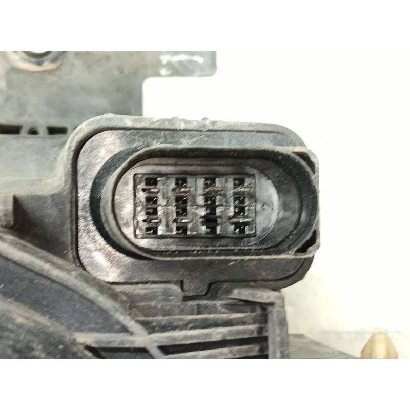 Recambio de faro izquierdo para volkswagen polo berlina (6n2) conceptline referencia OEM IAM   