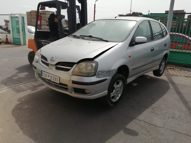 nissan almera tino (v10) del año 2005