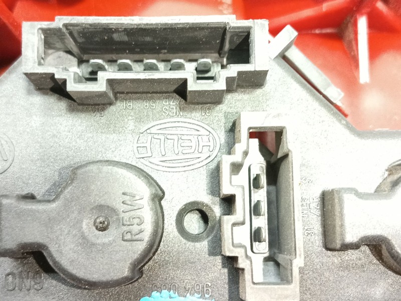 Recambio de piloto trasero derecho para volkswagen polo berlina (6n2) conceptline referencia OEM IAM   