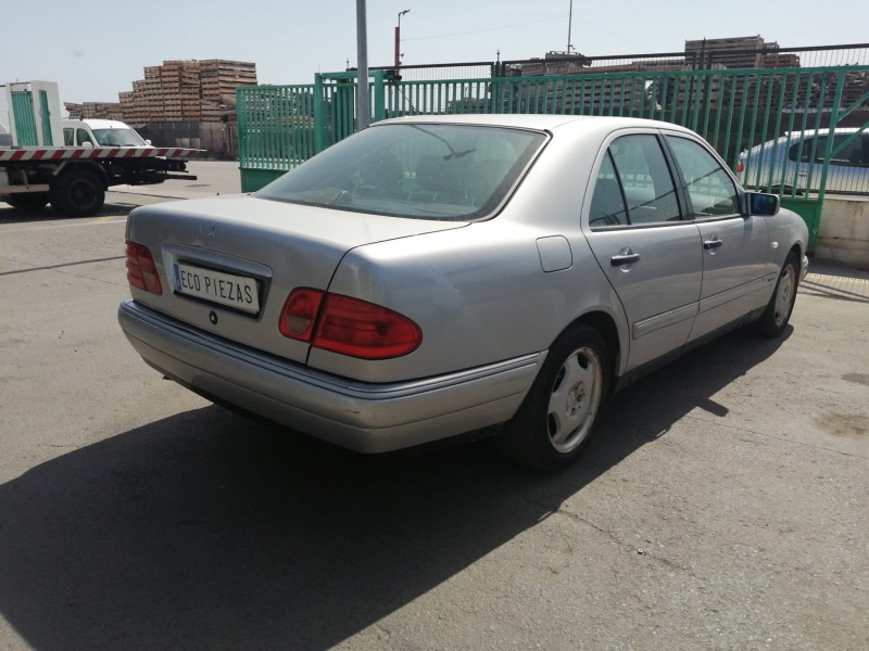 mercedes-benz clase e (w210) del año 1996