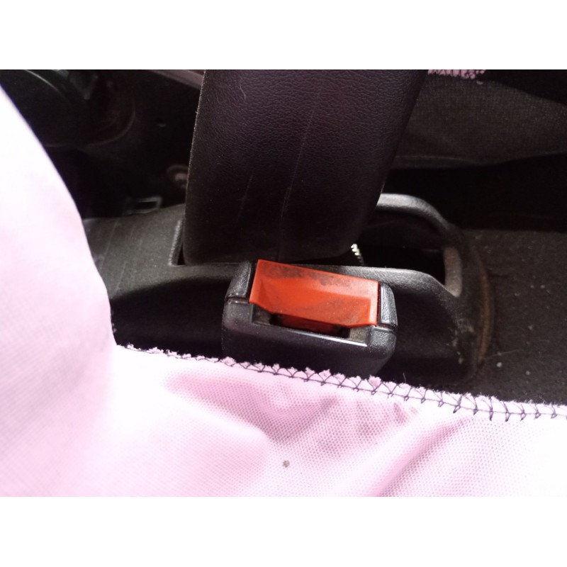 Recambio de enganche cinturon delantero derecho para seat ibiza ii (6k1) 1.3 i referencia OEM IAM   
