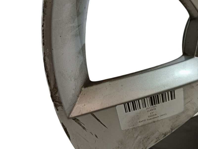Recambio de llanta para skoda rapid spaceback (nh1) 1.6 tdi referencia OEM IAM 5JA601025H ET46 7Jx17H2
