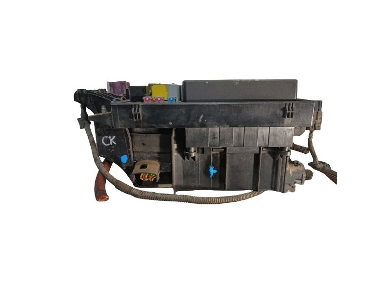 Recambio de caja reles / fusibles para opel astra h berlina cosmo referencia OEM IAM   