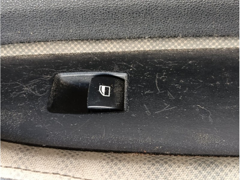 Recambio de puerta delantera derecha para bmw 1 (e87) 118 d referencia OEM IAM COMPLETA  